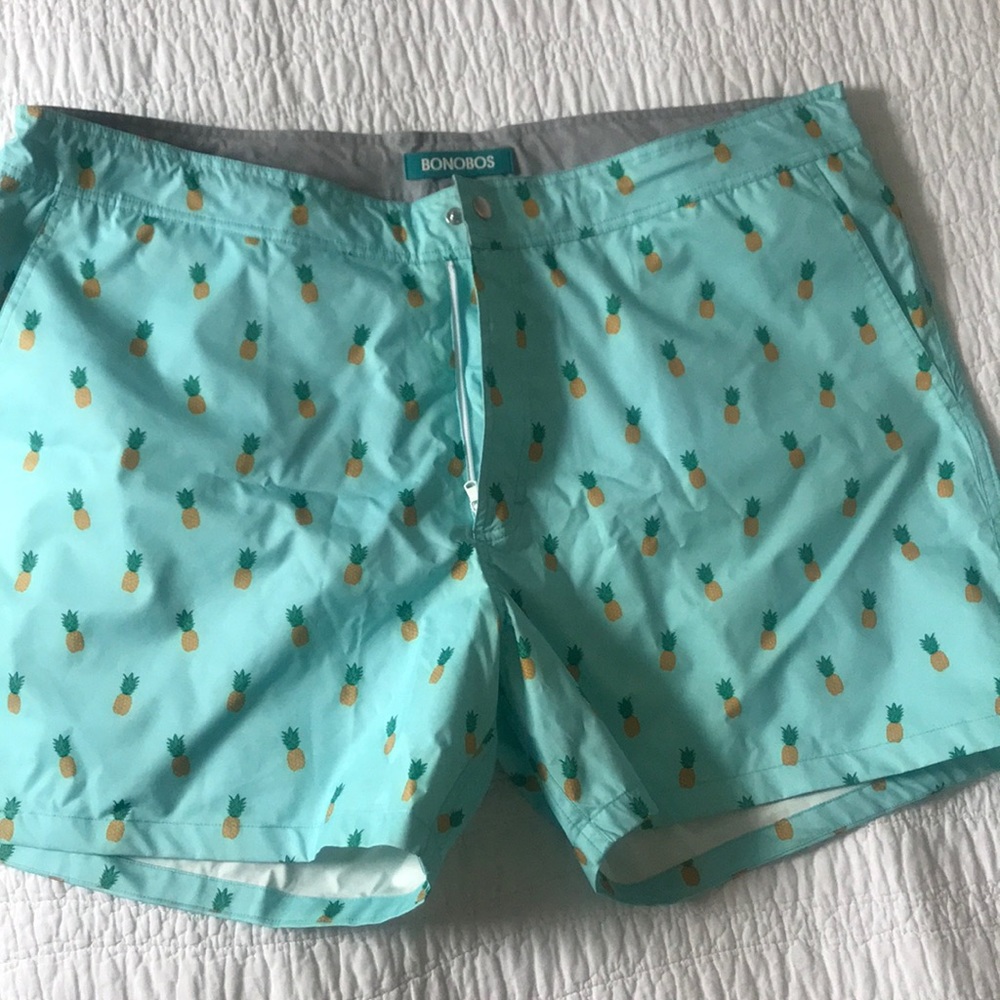 NWOT Bonobos pineapple print swim trunks. Size 40